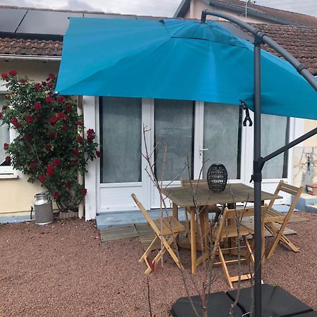 Charmante Maisonnette 2 Personnes Avec Wifi Surgeres Exterior photo