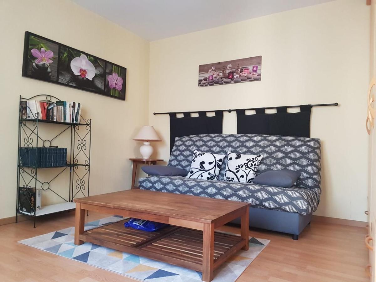 Charmante Maisonnette 2 Personnes Avec Wifi Surgeres Exterior photo