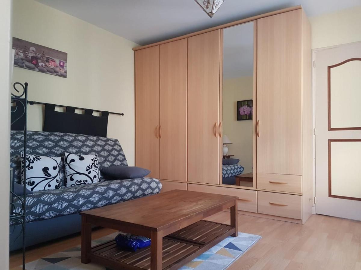 Charmante Maisonnette 2 Personnes Avec Wifi Surgeres Exterior photo