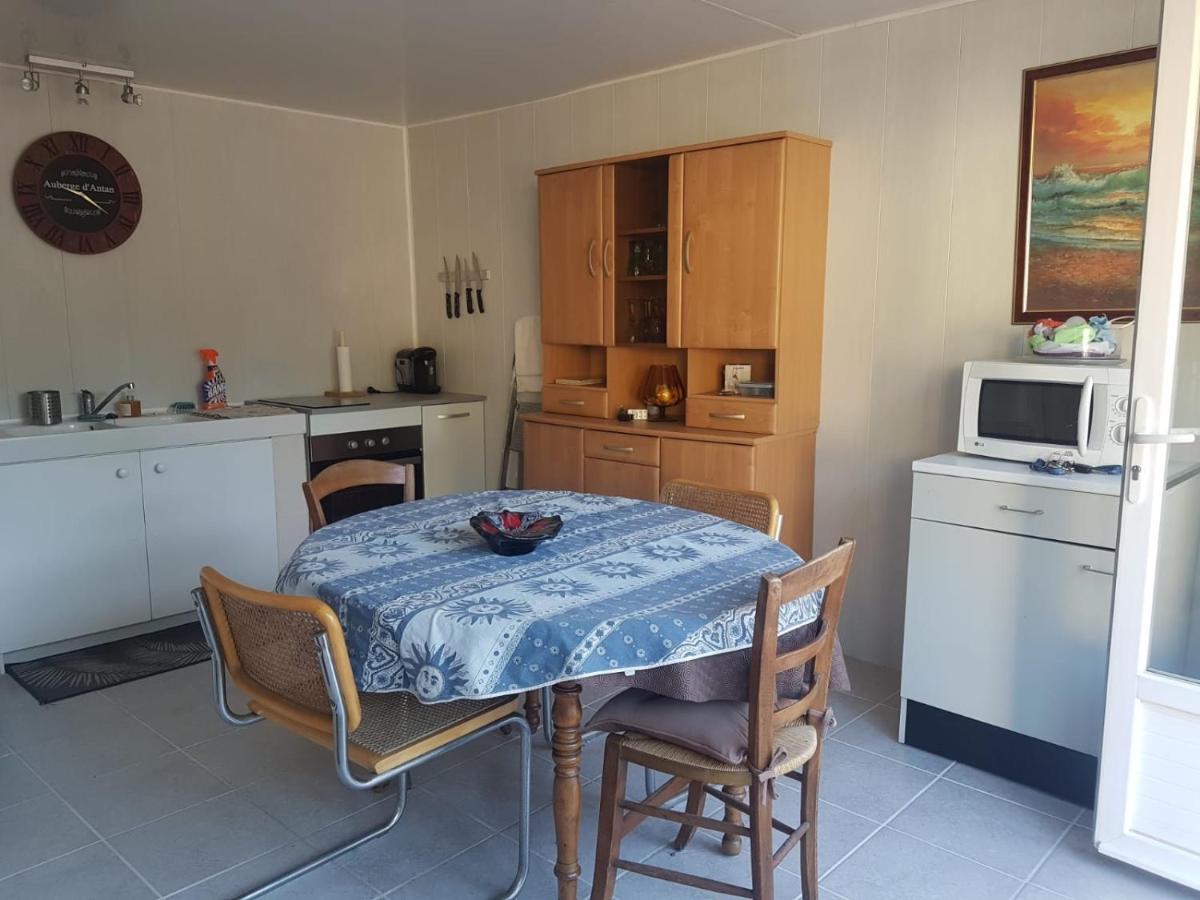 Charmante Maisonnette 2 Personnes Avec Wifi Surgeres Exterior photo